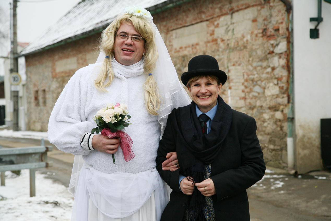 45 šťastný pár
